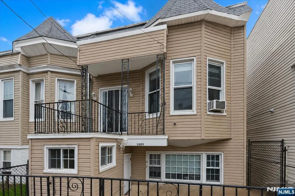 1009 Paterson Plank Road North Bergen, NJ 07047