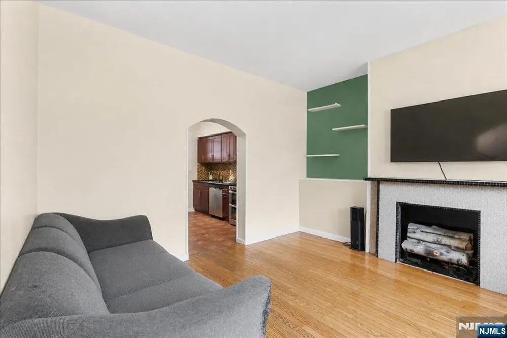 1009 Paterson Plank Road North Bergen, NJ 07047