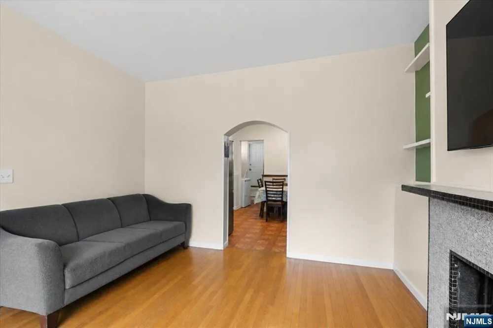 1009 Paterson Plank Road North Bergen, NJ 07047
