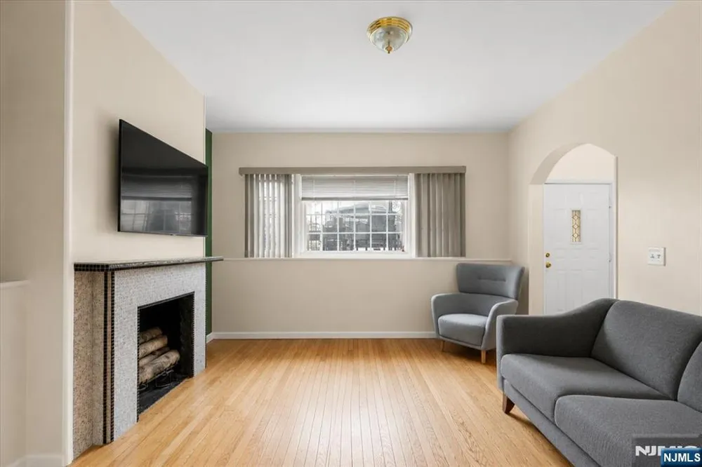 1009 Paterson Plank Road North Bergen, NJ 07047