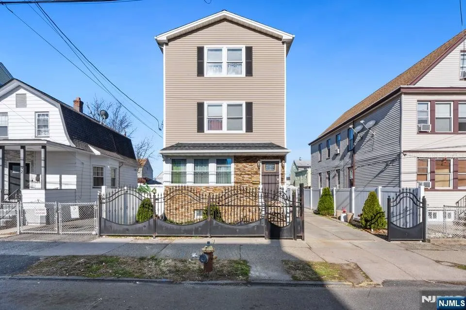 88-90 18th Street Paterson, NJ 07524