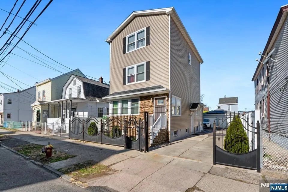 88-90 18th Street Paterson, NJ 07524