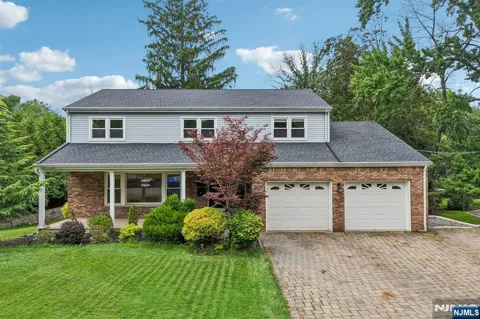 39 Maple Avenue