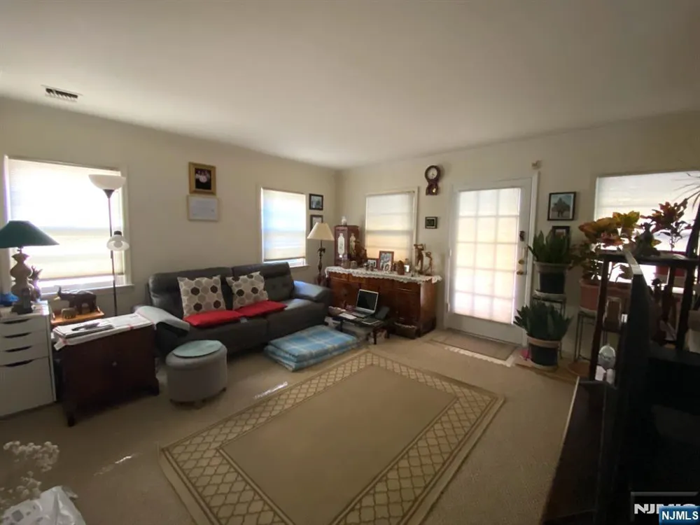 81 5th Street Cresskill, NJ 07626