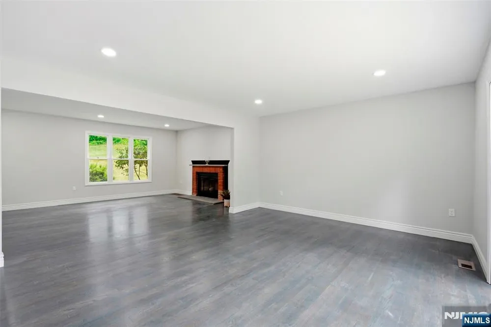 20 Cleacene Avenue Mount Olive Township, NJ 07828