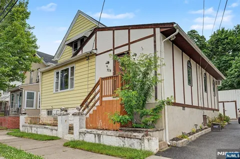 328 Hobart Avenue