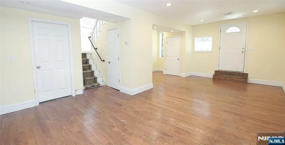 186 School Street Northvale, NJ 07647