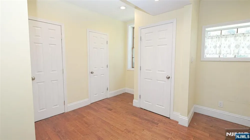 186 School Street Northvale, NJ 07647