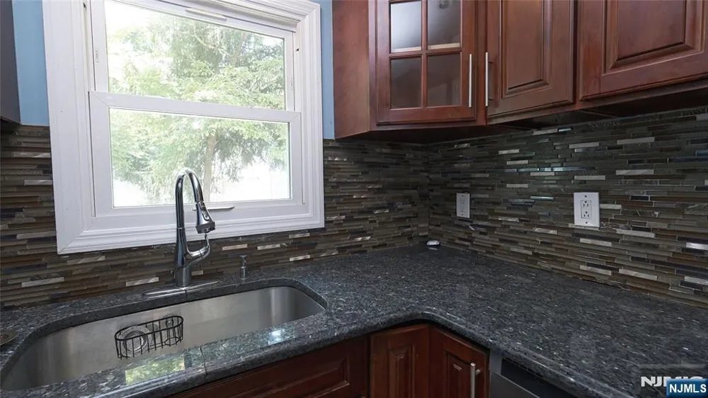 186 School Street Northvale, NJ 07647