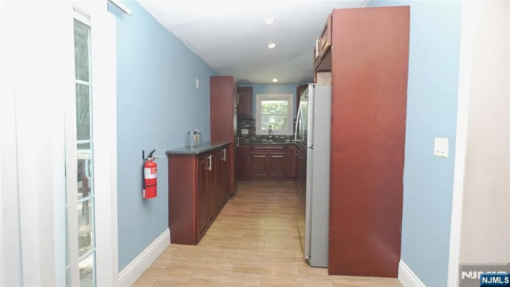 186 School Street Northvale, NJ 07647