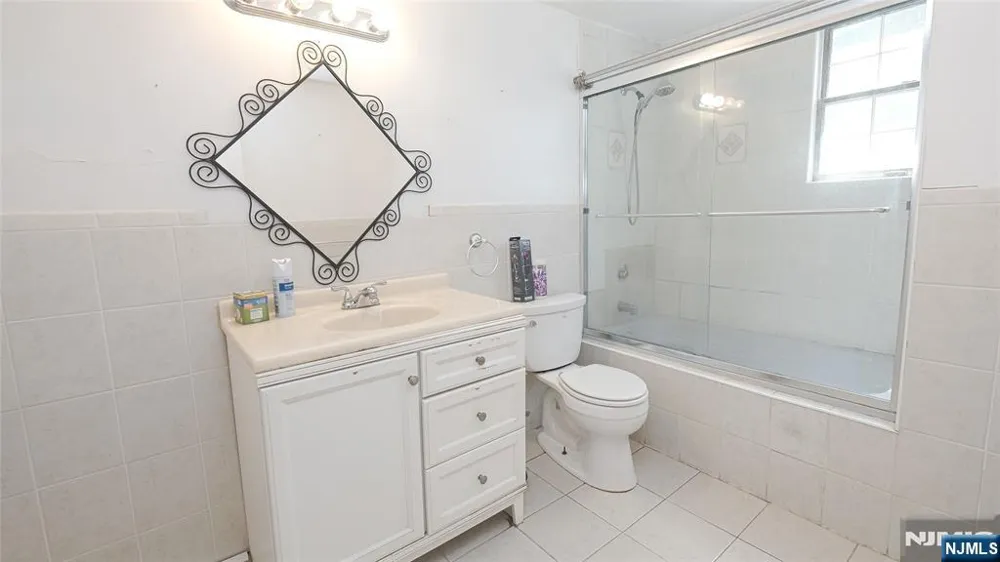 186 School Street Northvale, NJ 07647