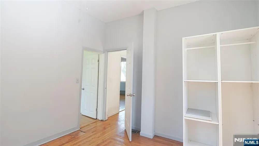 186 School Street Northvale, NJ 07647