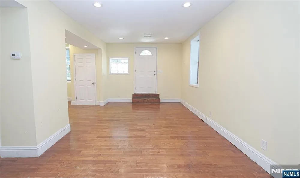 186 School Street Northvale, NJ 07647