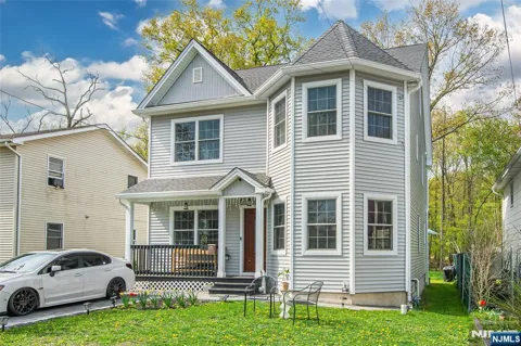 15 Norman Avenue