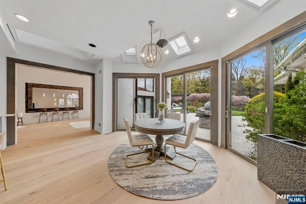 142 Hoover Drive Cresskill, NJ 07626