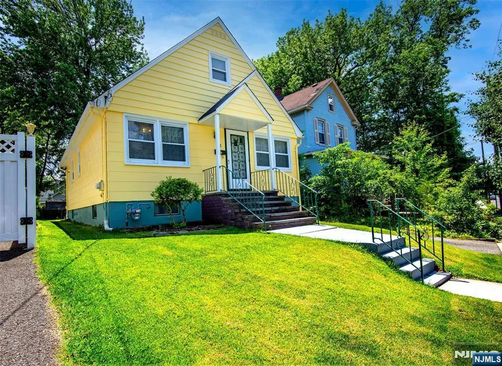 53 Sunnyside Avenue Dumont, NJ 07628