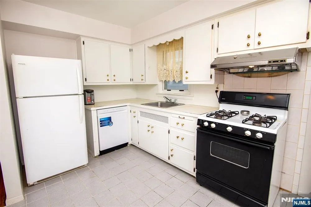 53 Sunnyside Avenue Dumont, NJ 07628