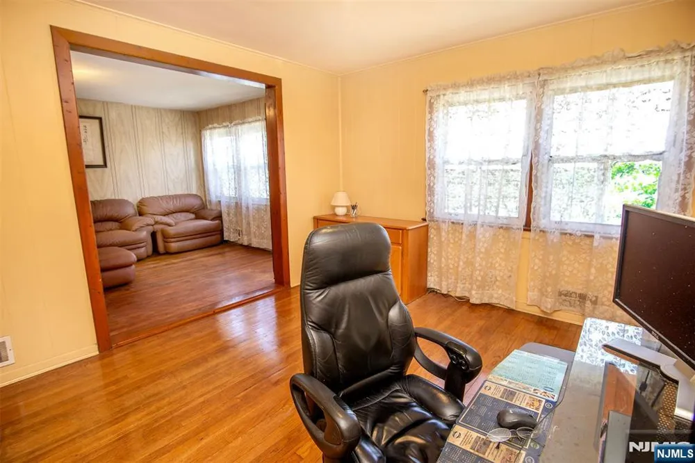 53 Sunnyside Avenue Dumont, NJ 07628