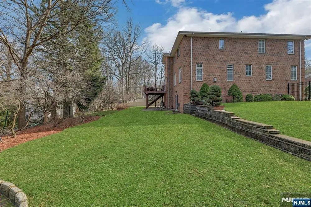411 Fairway Drive Leonia, NJ 07605