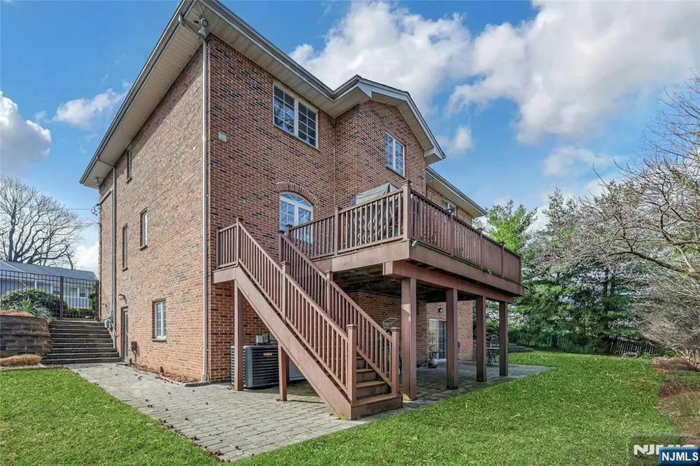 411 Fairway Drive Leonia, NJ 07605