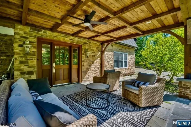 3 Laurel Lane Chester Township, NJ 07930