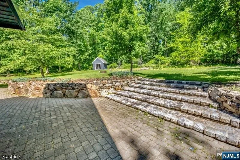 3 Laurel Lane Chester Township, NJ 07930
