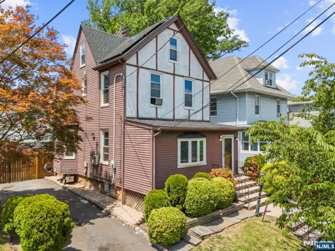 633 Chestnut Street