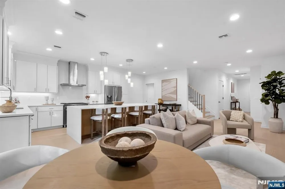 5 Fey Place Oradell, NJ 07649