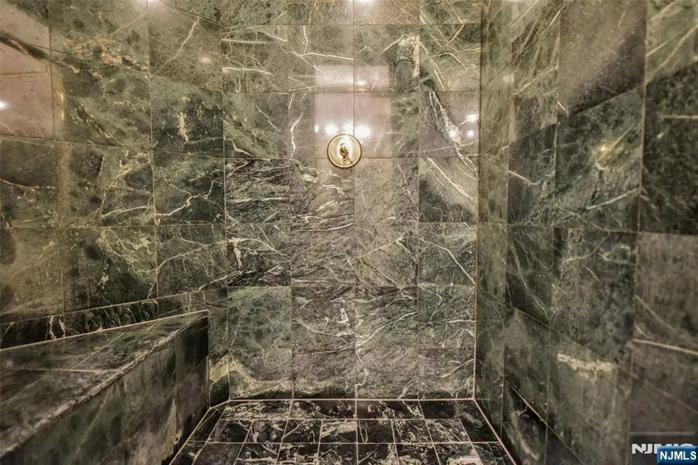 20 Burning Hollow Road Saddle River, NJ 07458