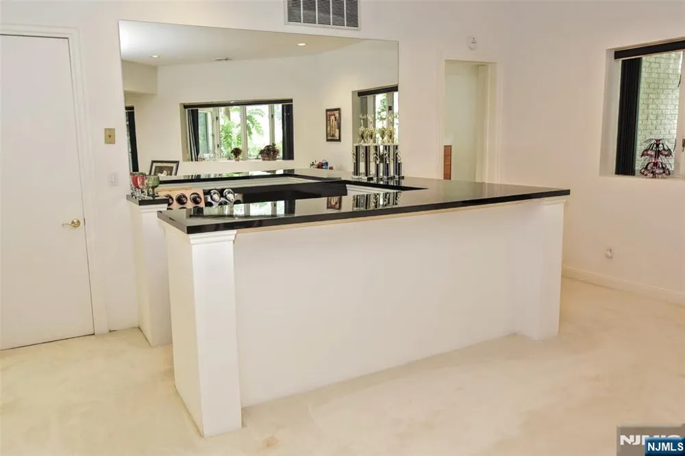 20 Burning Hollow Road Saddle River, NJ 07458