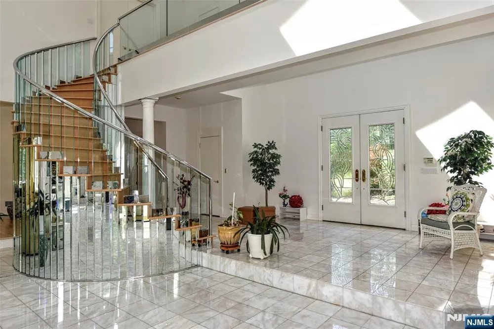 20 Burning Hollow Road Saddle River, NJ 07458