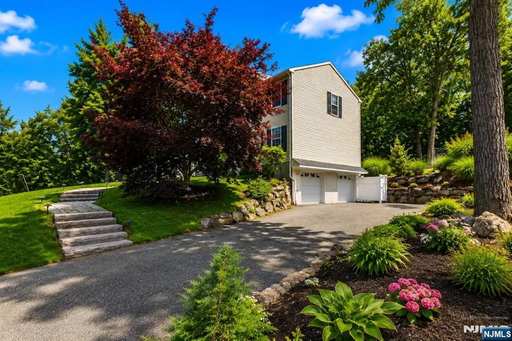 8 Cross Oak Lane West Milford, NJ 07480