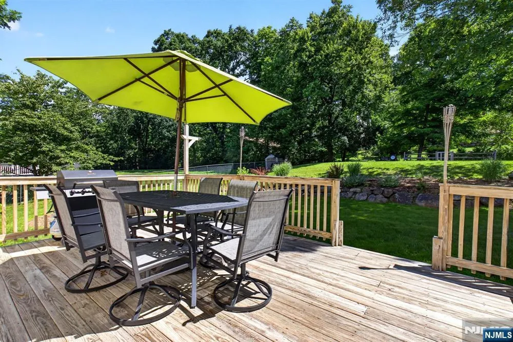 8 Cross Oak Lane West Milford, NJ 07480