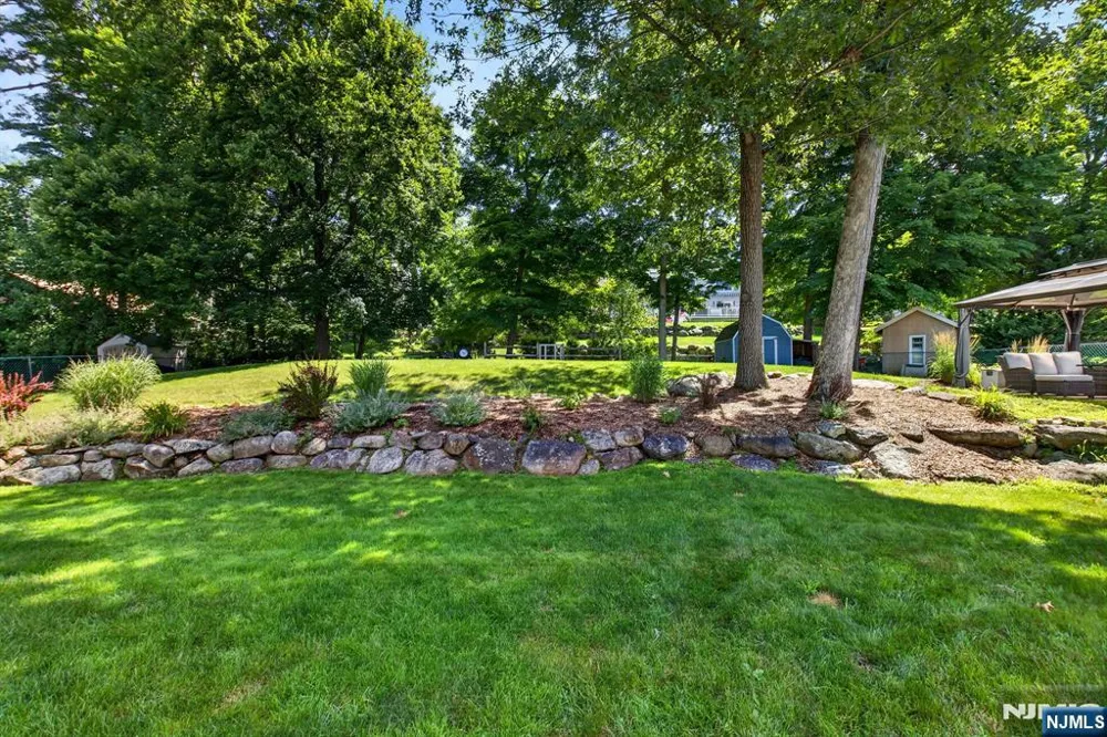 8 Cross Oak Lane West Milford, NJ 07480