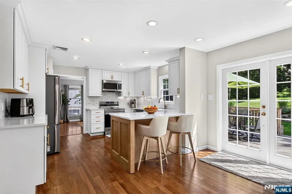 8 Cross Oak Lane West Milford, NJ 07480