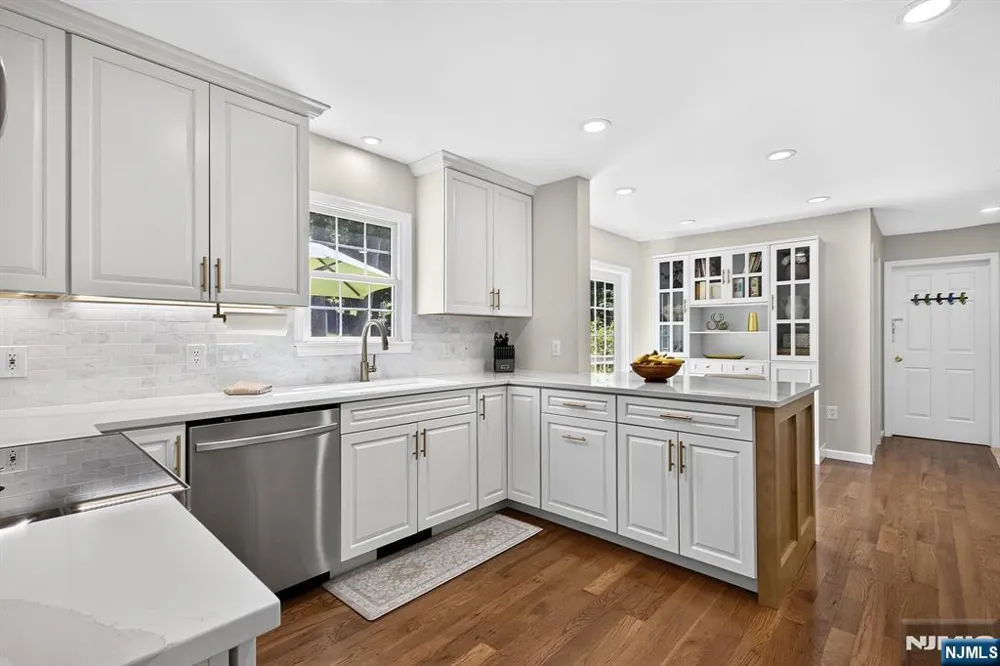 8 Cross Oak Lane West Milford, NJ 07480