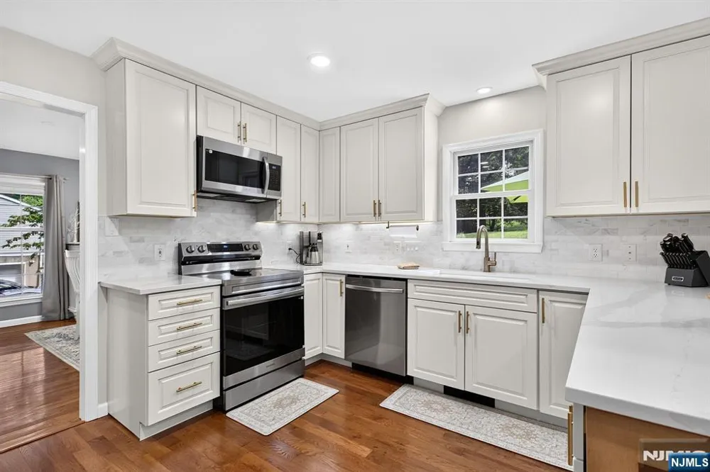 8 Cross Oak Lane West Milford, NJ 07480