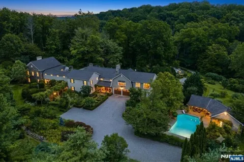 936 Dove Island Road