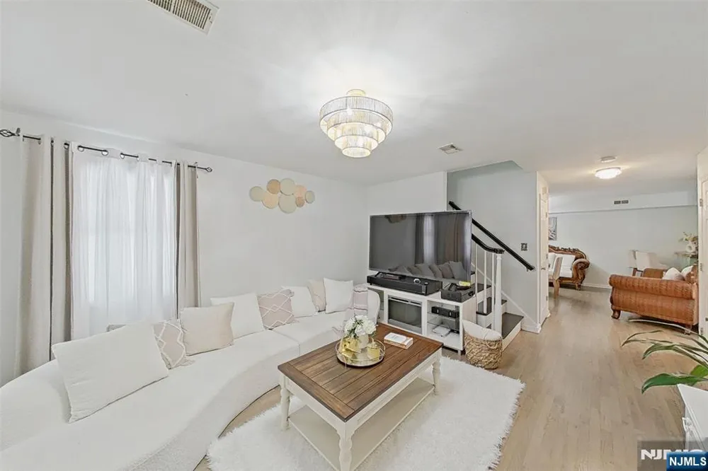 337-341 18th Avenue Newark, NJ 07108