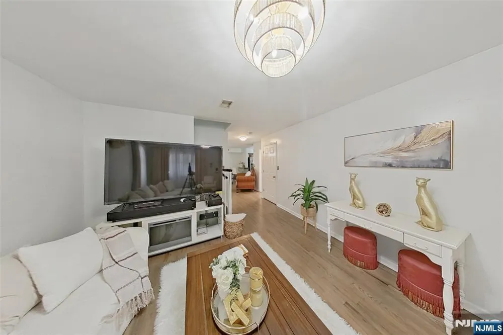 337-341 18th Avenue Newark, NJ 07108