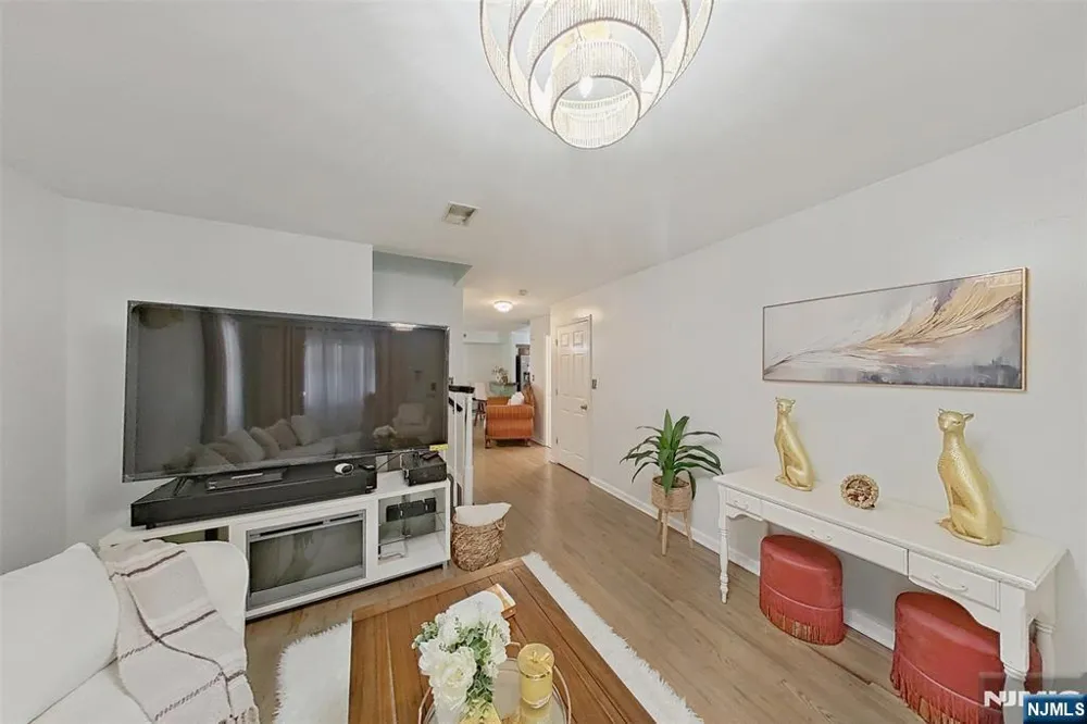 337-341 18th Avenue Newark, NJ 07108