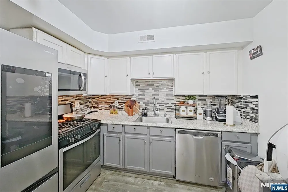 337-341 18th Avenue Newark, NJ 07108