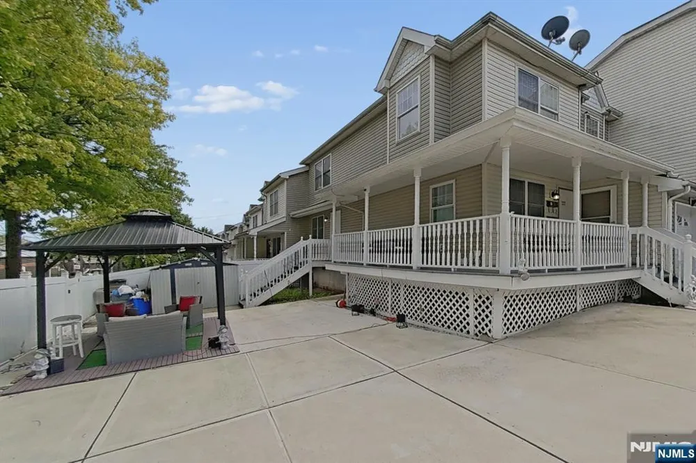 337-341 18th Avenue Newark, NJ 07108