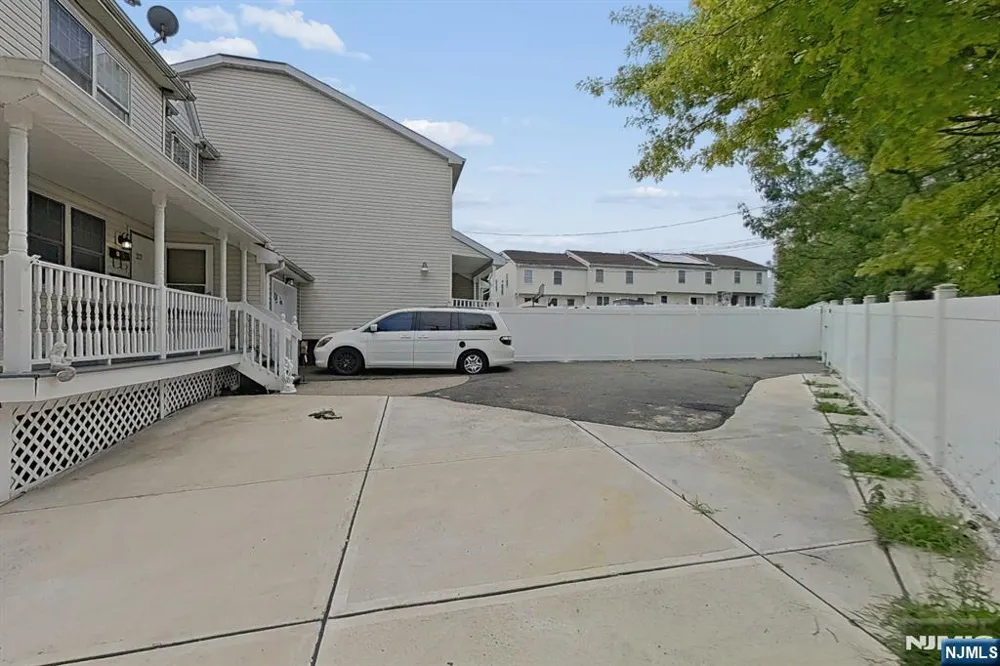 337-341 18th Avenue Newark, NJ 07108