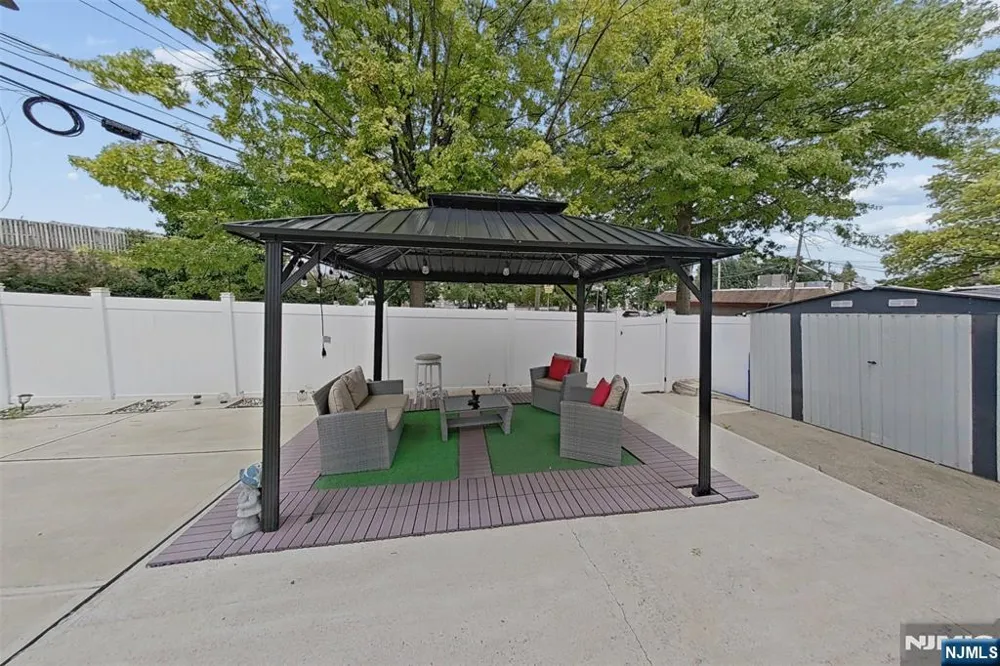 337-341 18th Avenue Newark, NJ 07108