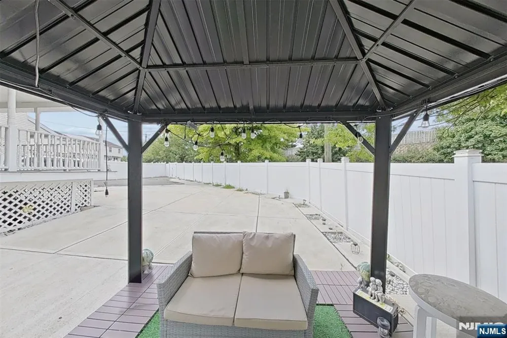 337-341 18th Avenue Newark, NJ 07108