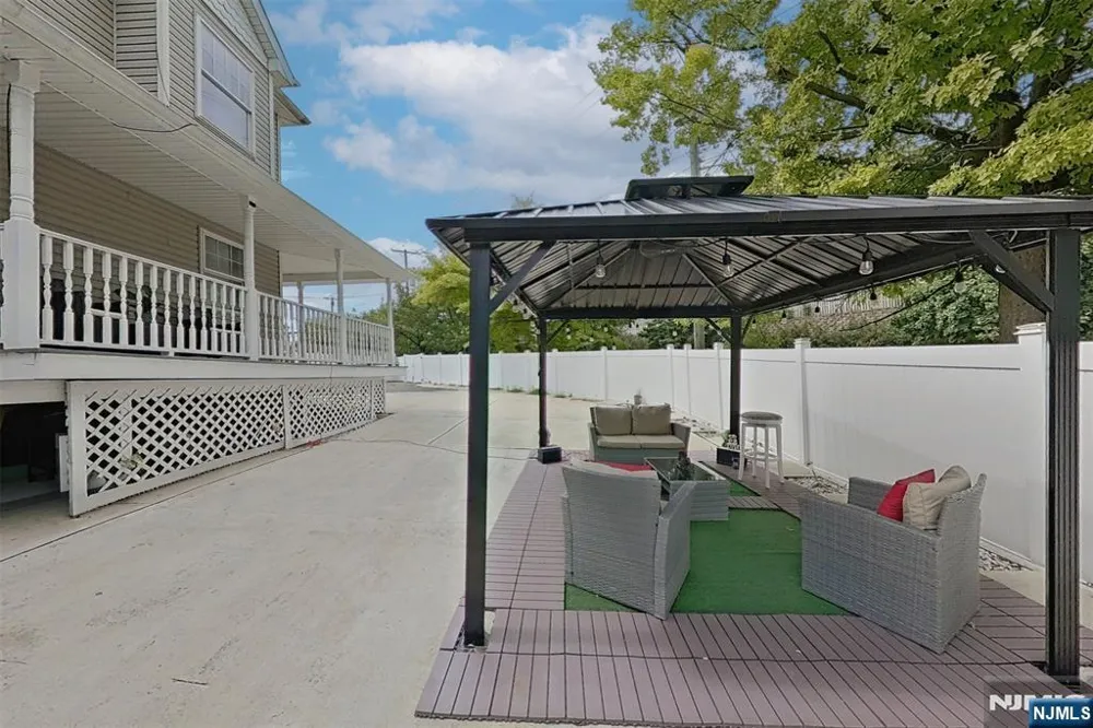 337-341 18th Avenue Newark, NJ 07108