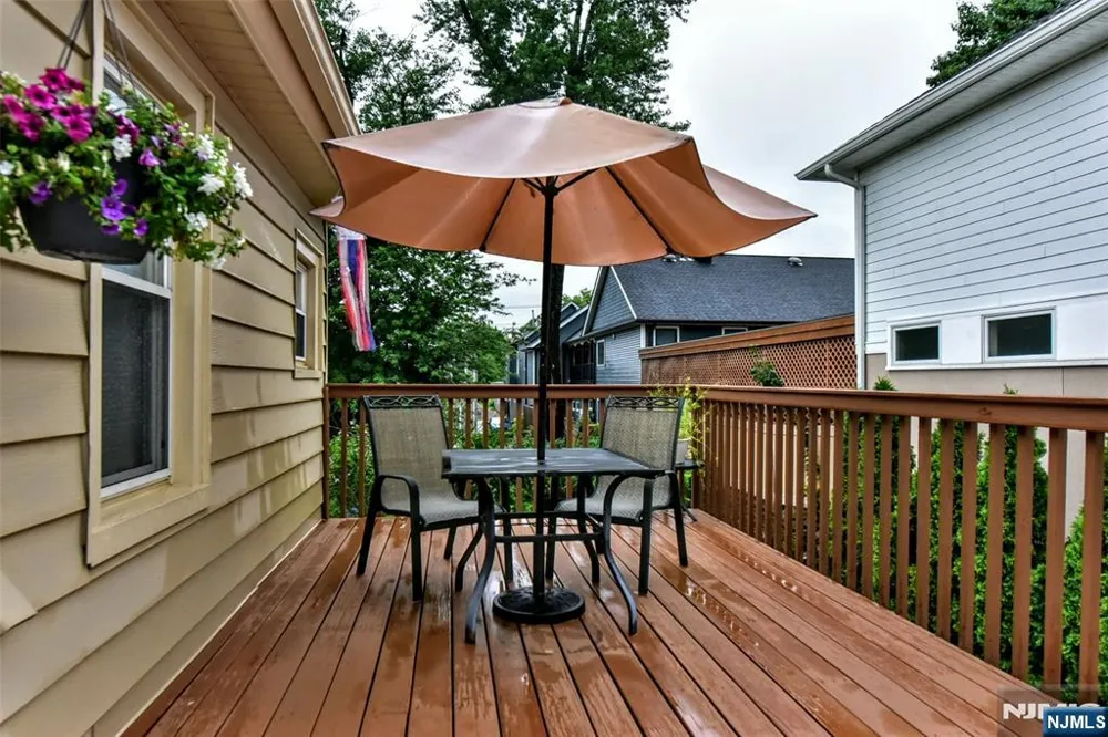 7 Lafayette Place Waldwick, NJ 07463