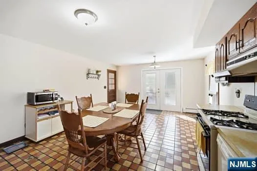 309 Erie Avenue Midland Park, NJ 07432