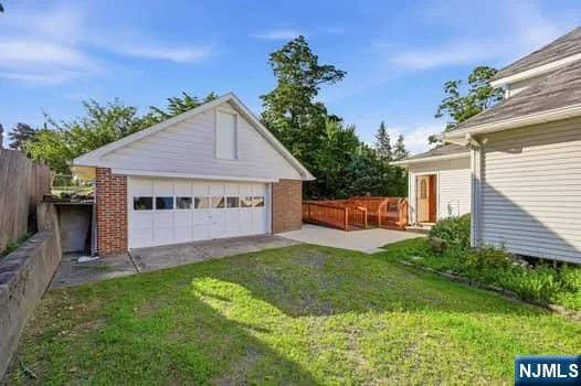 309 Erie Avenue Midland Park, NJ 07432